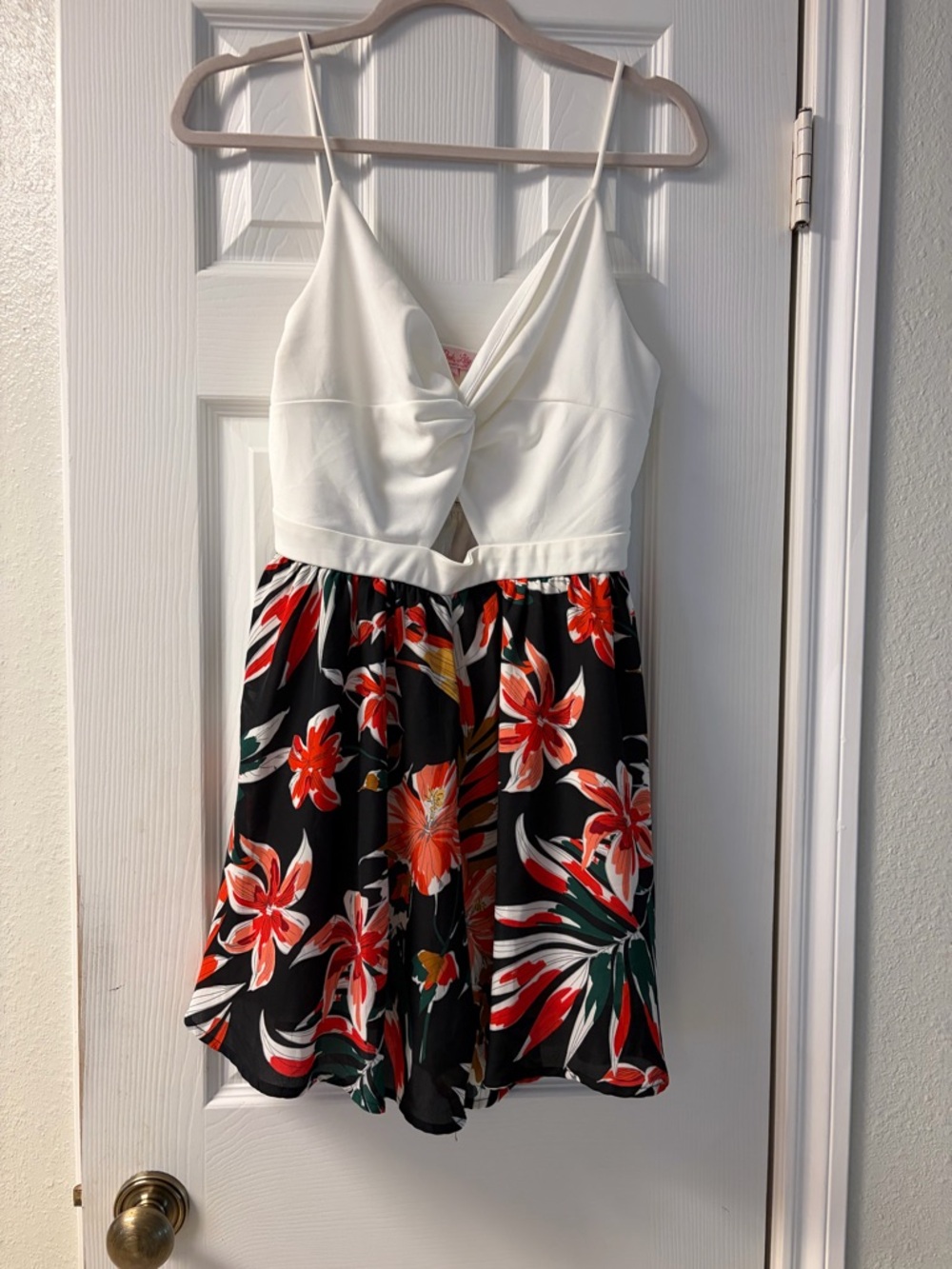 Pink Lily White & Black Floral Tropical Romper Size Large NWOT